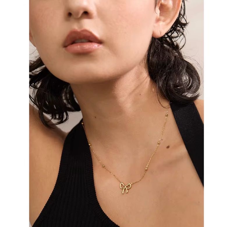 Bow Necklace
