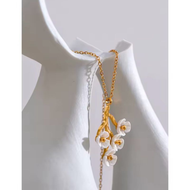 Bunch of Flowers Necklace