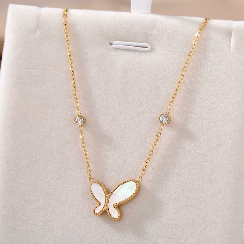 Butterfly Concha Nácar Necklace