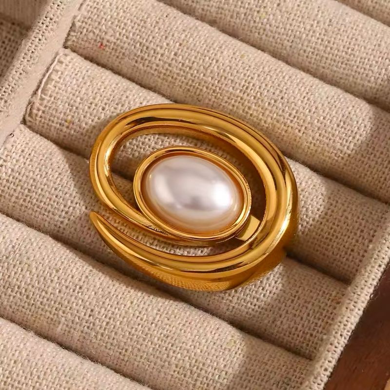 Oval Pearl Brooch