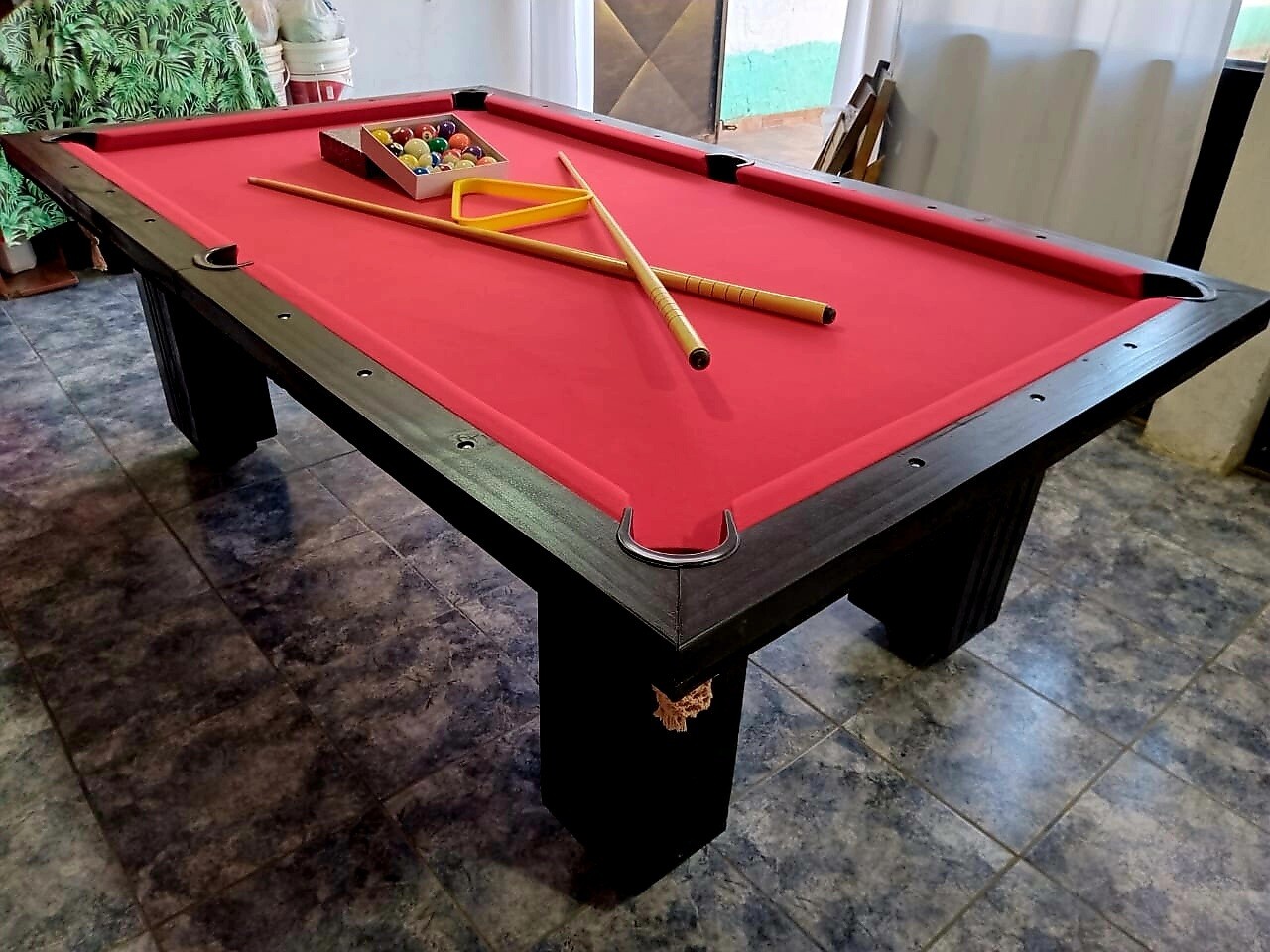 Mesa de Pool IBERÁ. Medidas 2,40 mts x 1,40 mts