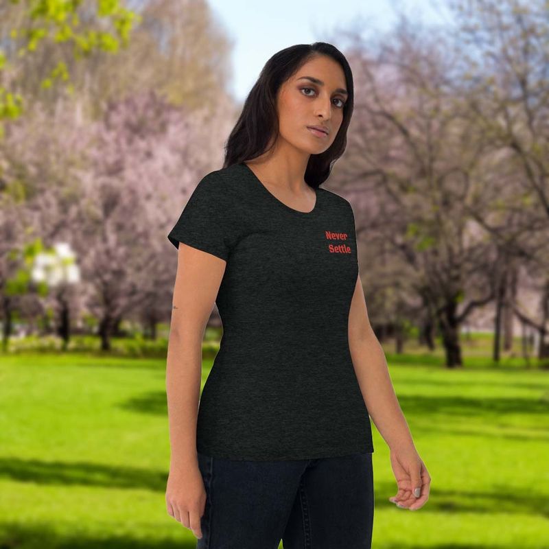 T-Shirt - Unisex - Never Settle/Badass