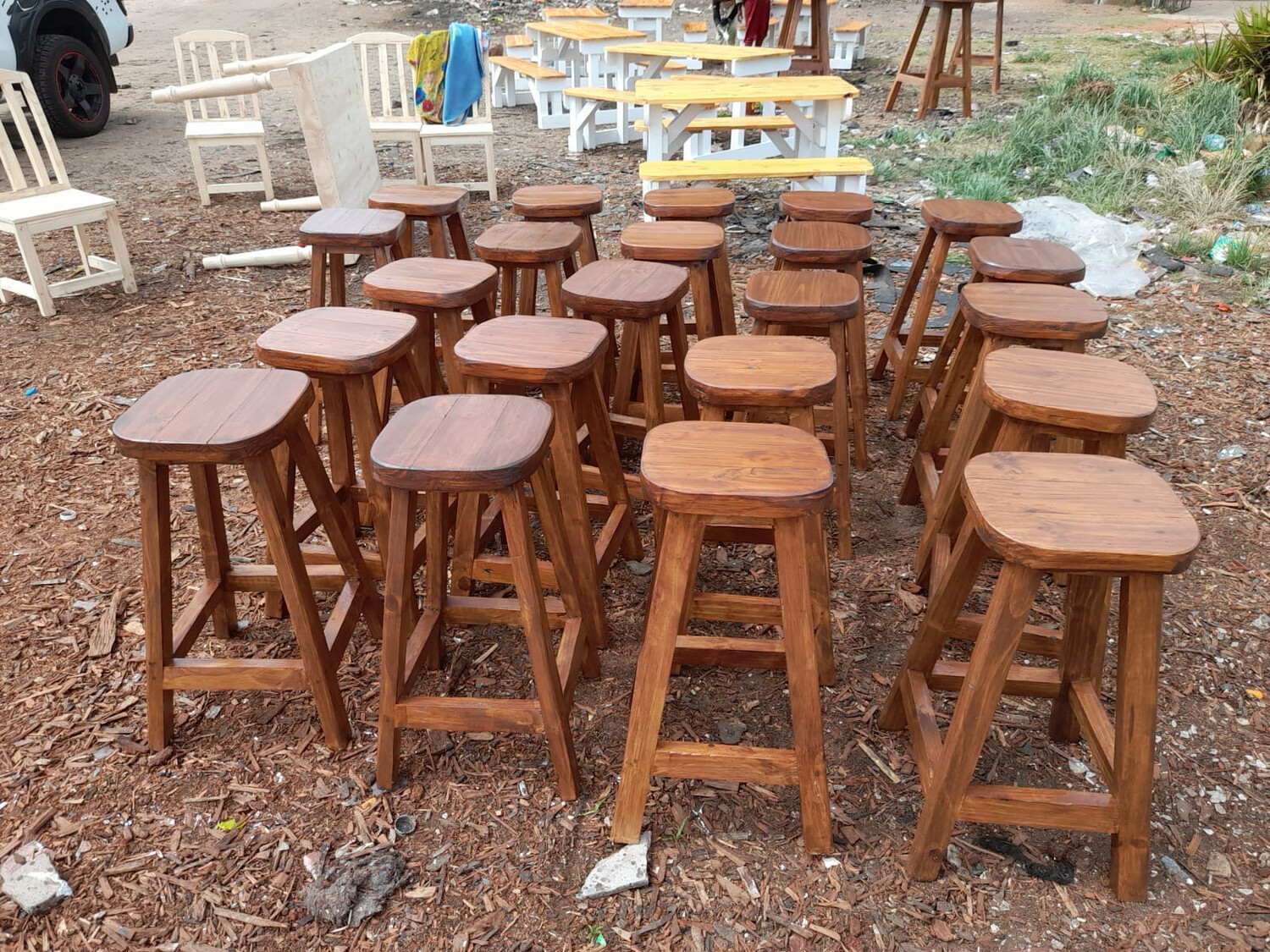 Round top-barstools