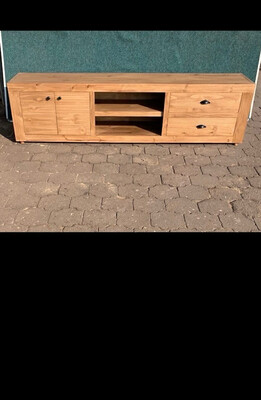 Hemisphere-tv stands