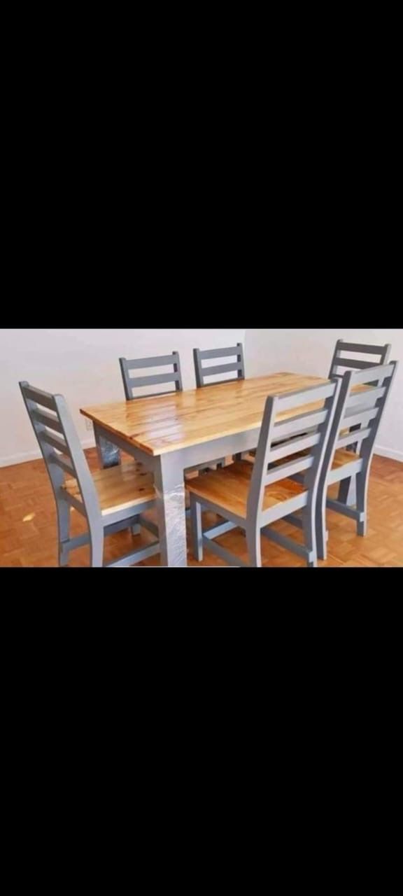 Pluto dinning table