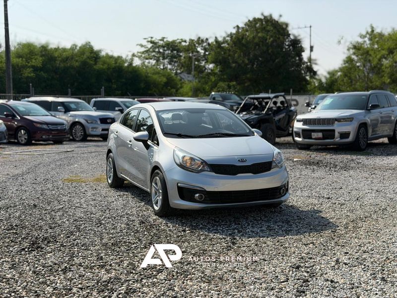 Kia Río Lx Std 2017