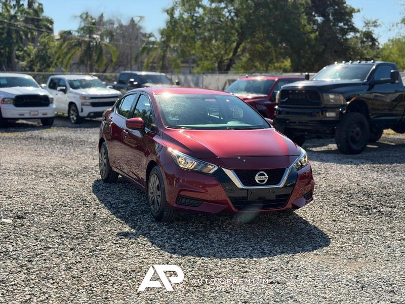 Nissan Versa Sense 2021