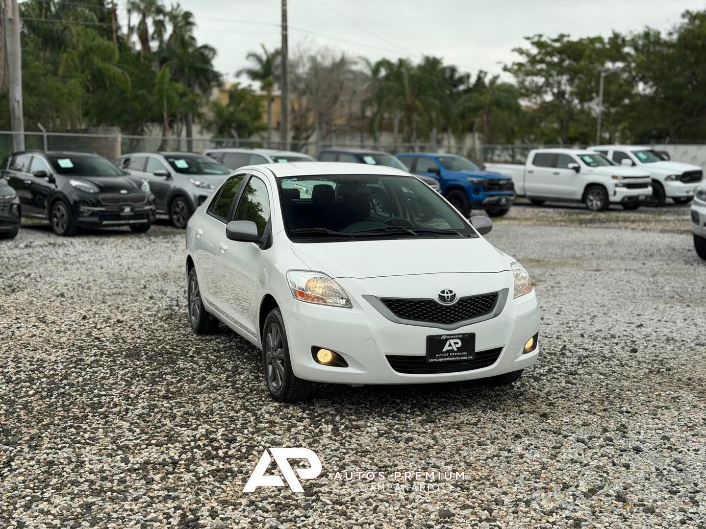 Toyota Yaris Premium 2016