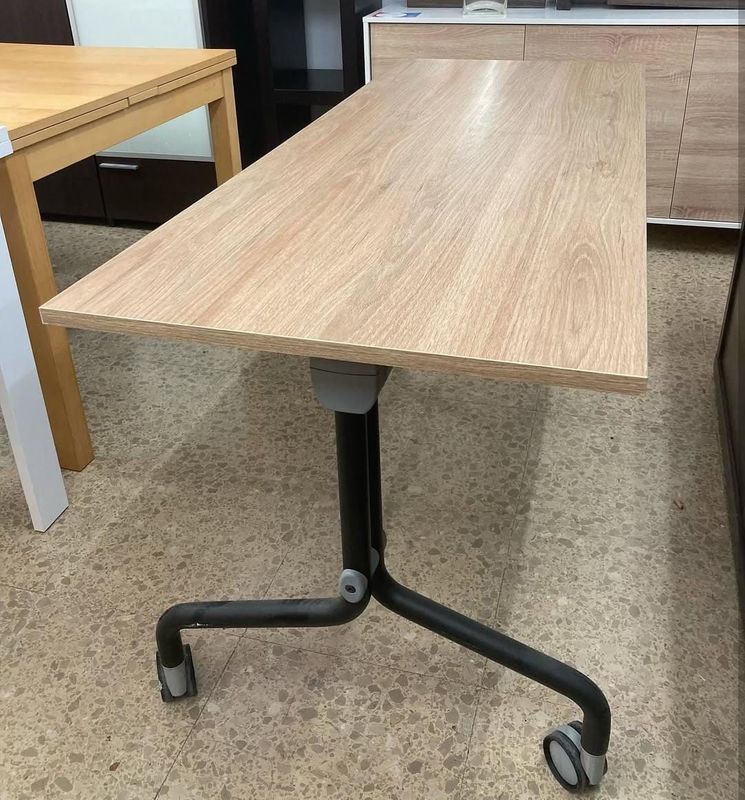 MESA CON RUEDAS PLEGABLE