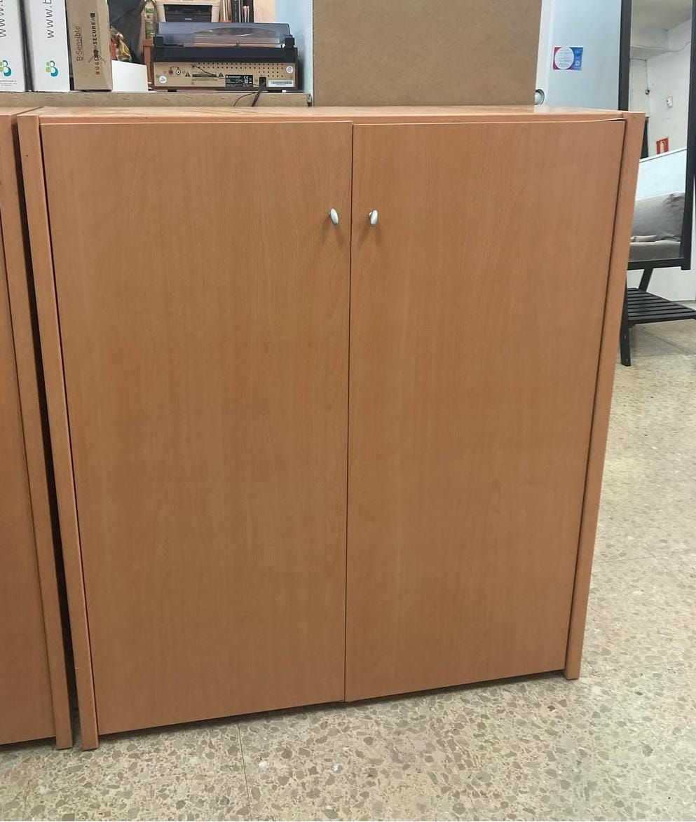 ESTANTERIA CON PUERTAS