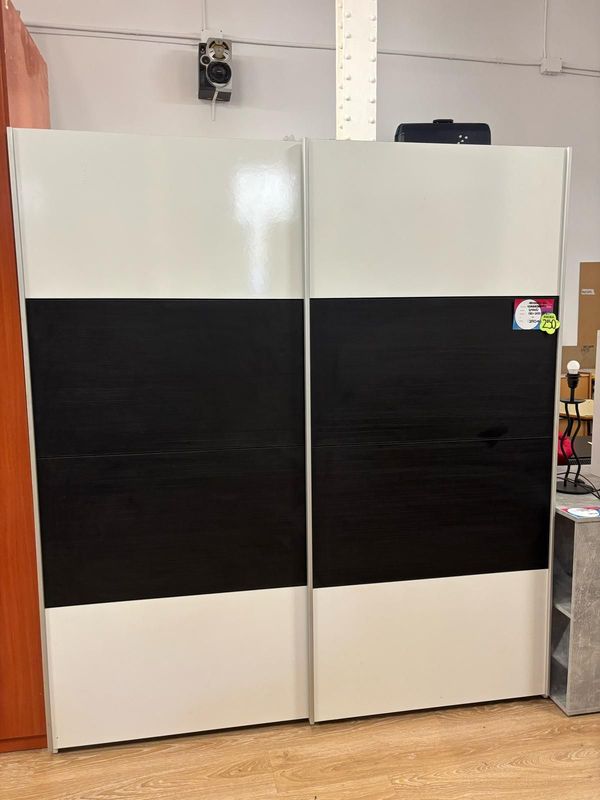ARMARIO PUERTAS CORREDERAS