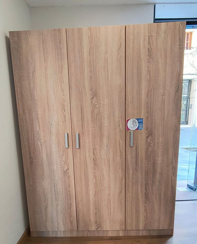 ARMARIO 3 PUERTAS LARGAS CAMBRIAN