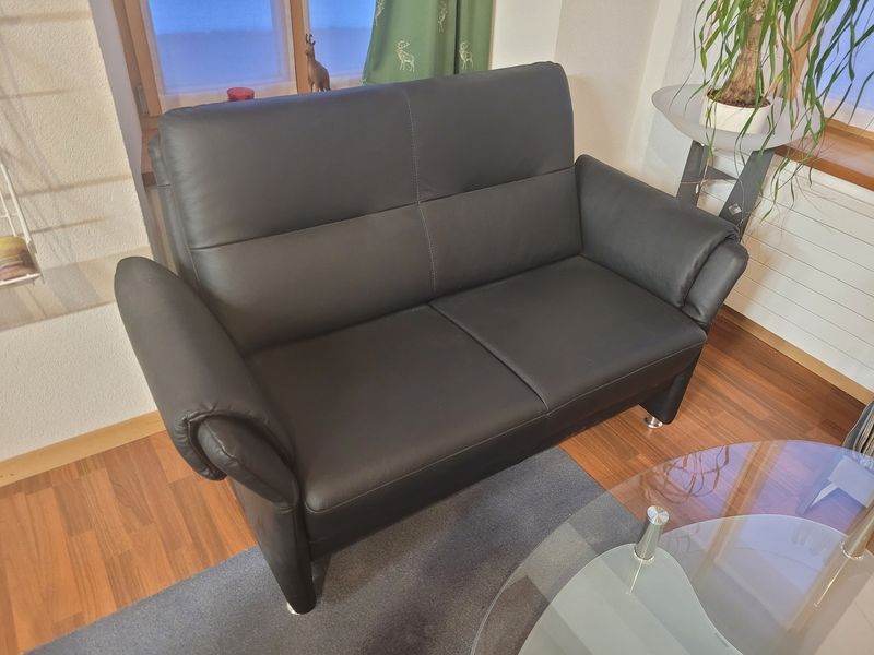 Sofa zwei Sitzer aus schwarzem Leder
