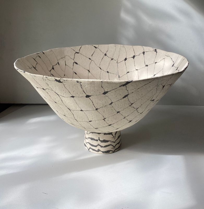 Pedestal bowls