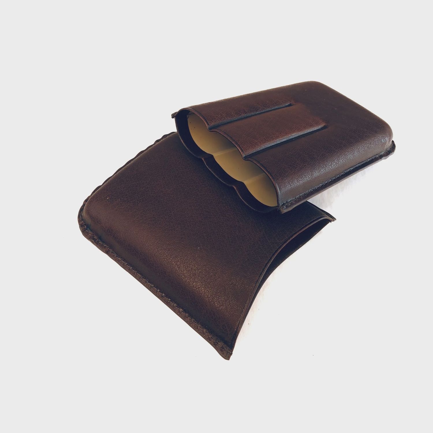 3 ROBUSTO CIGAR CASE - BROWN LEATHER