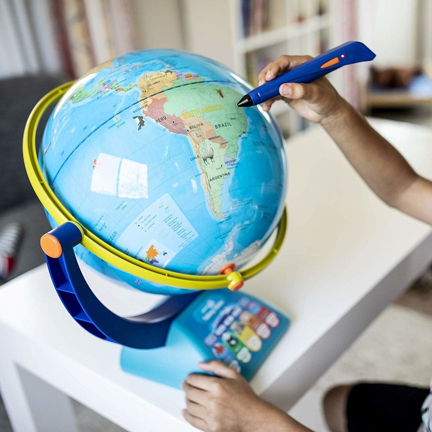 GEOSAFARI JR. TALKING GLOBE JUNIOR
