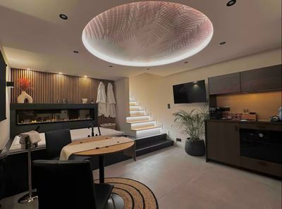 Suite Cozy x Glam Balloons