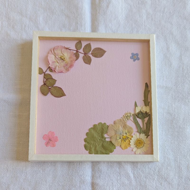 Cadre Rose／Le Sentier des Roses