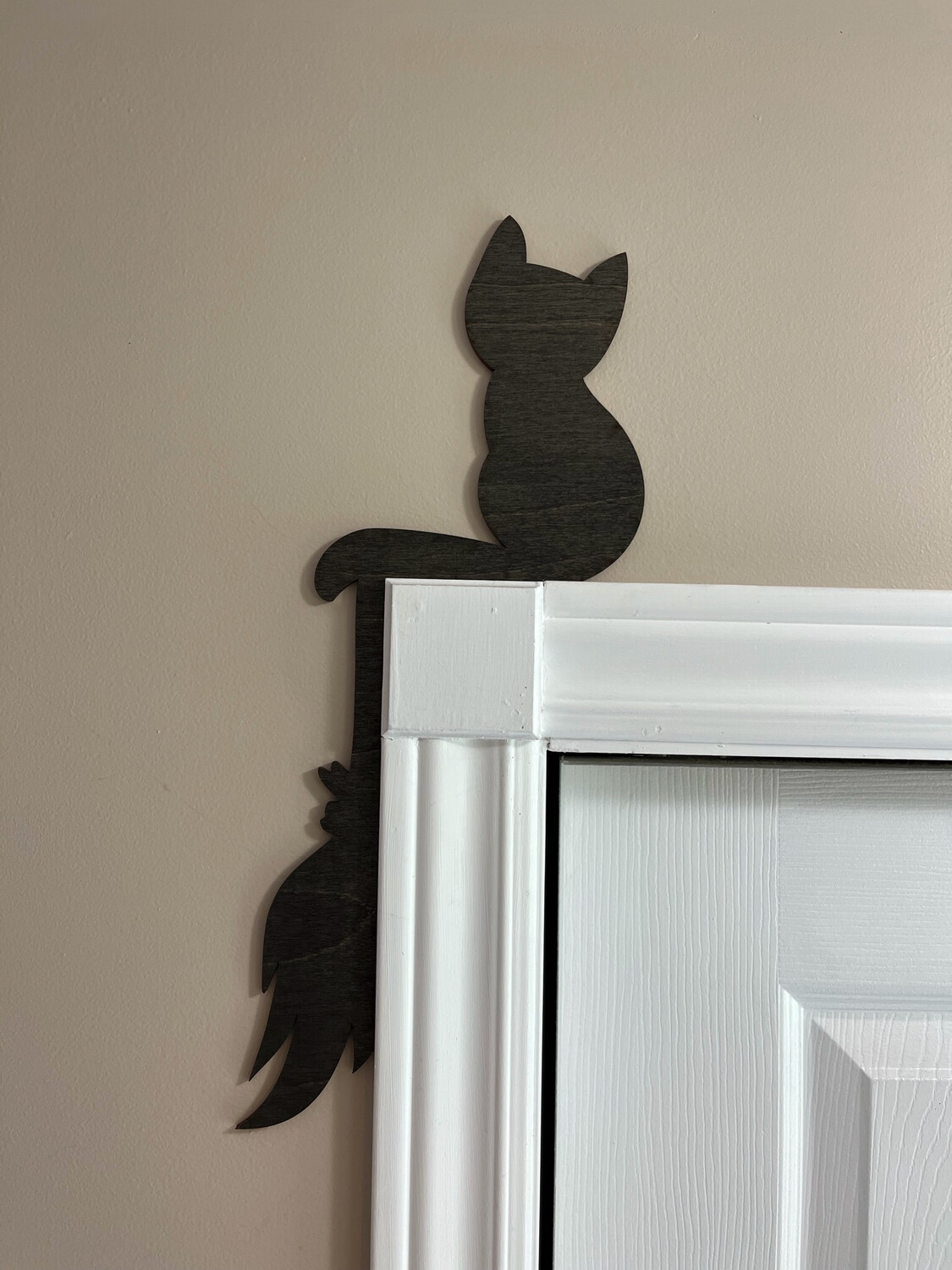 Cat With Broom Trim Corner