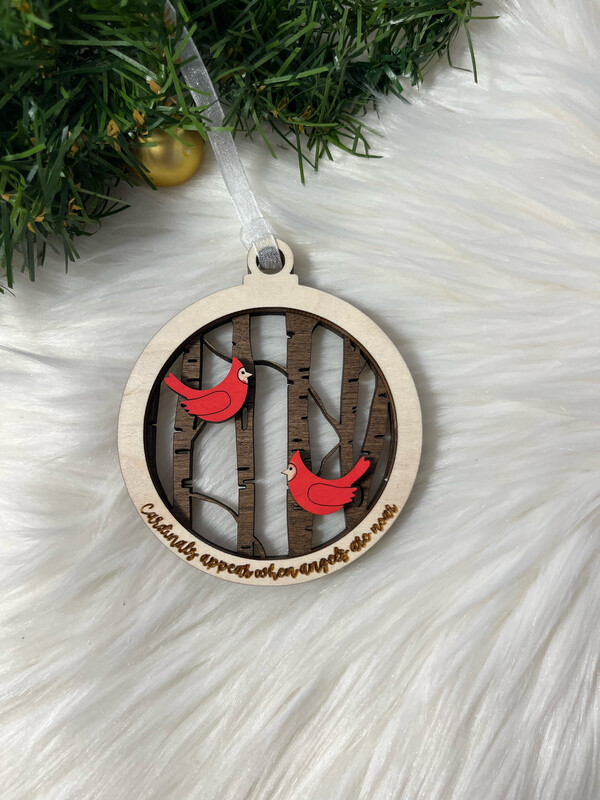 Cardinals Appear When Angels Are Near 3D Wooden Circle Ornament