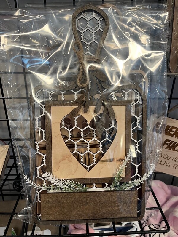 Faux Chicken Wire Cutting Board Seasonal Interchangeable Sign