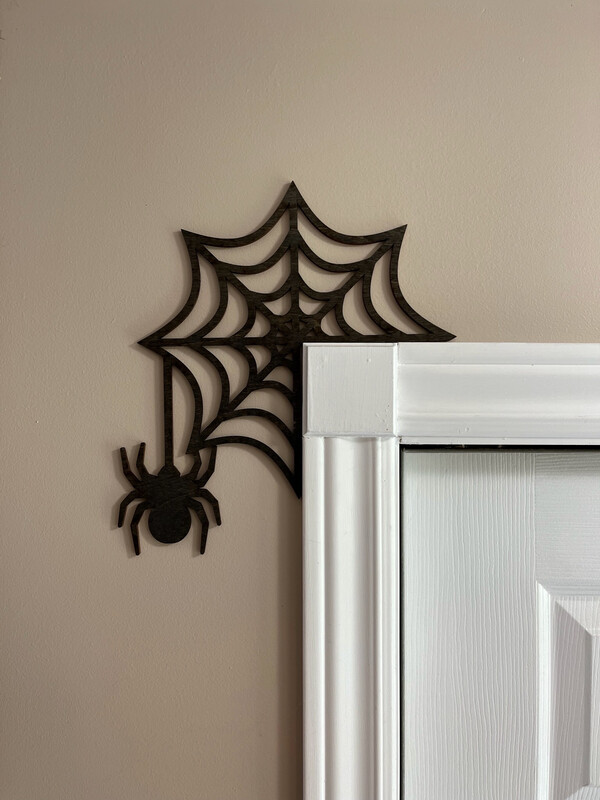 Spider  With Web Trim Corner