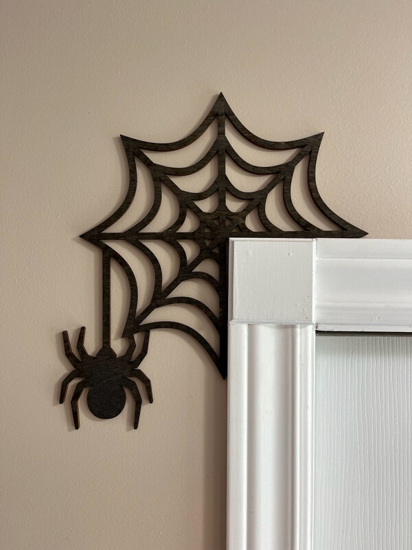 Spider  With Web Trim Corner