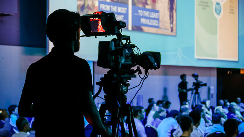 LIVE STREAM