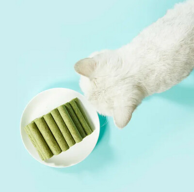 Freeze-Dried Chicken &amp; Cat Grass Cat &amp; Dog Treat Stick
