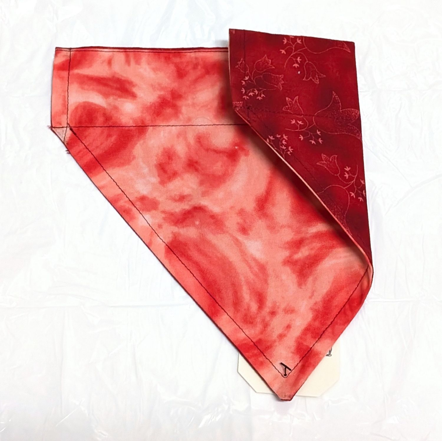 Collar Bandana, Red Tulips, Design: Red Tulips, Size: XL with Pink Swirls Back
