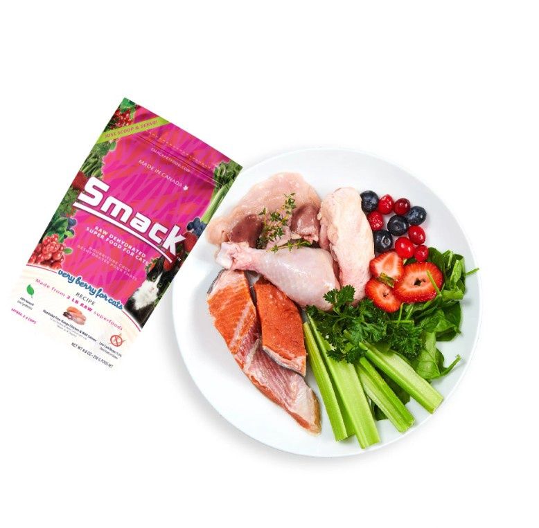 Smack Raw Dehydrated Superfood, Very Berry Chicken Cat Food