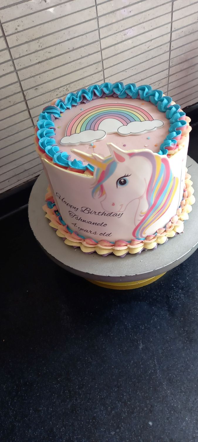 ROUND CAKE
