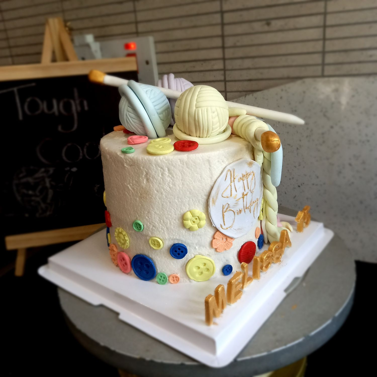 ROUND CAKE