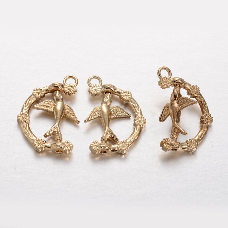 Swallow - Gold 26x18mm