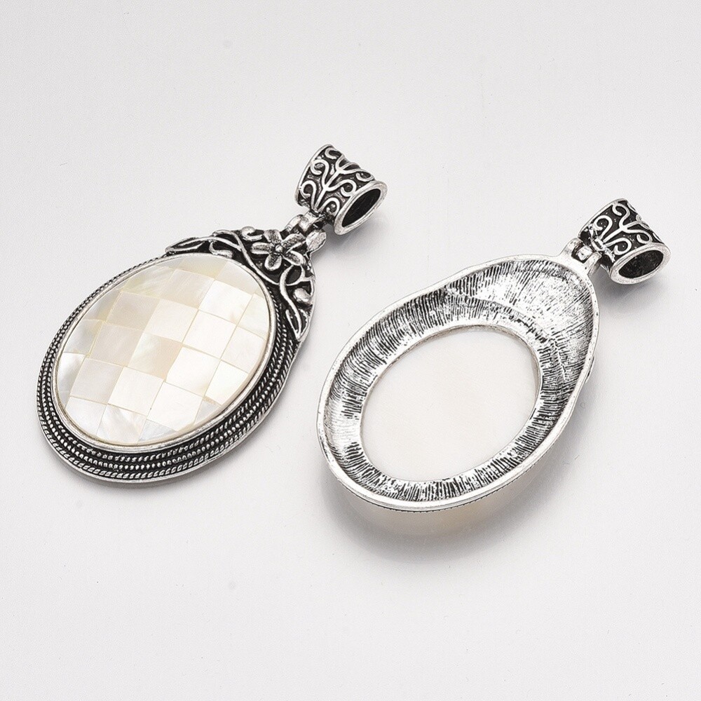 Retro Mother of Pearl Pendant Necklace