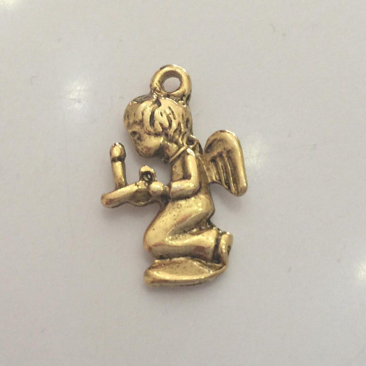 Kneeling Angel Charm - Gold 20mm