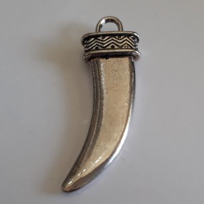 Tusk Charm - Silver 41mm