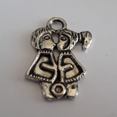 Kissing Couple Charm - Silver 24mm