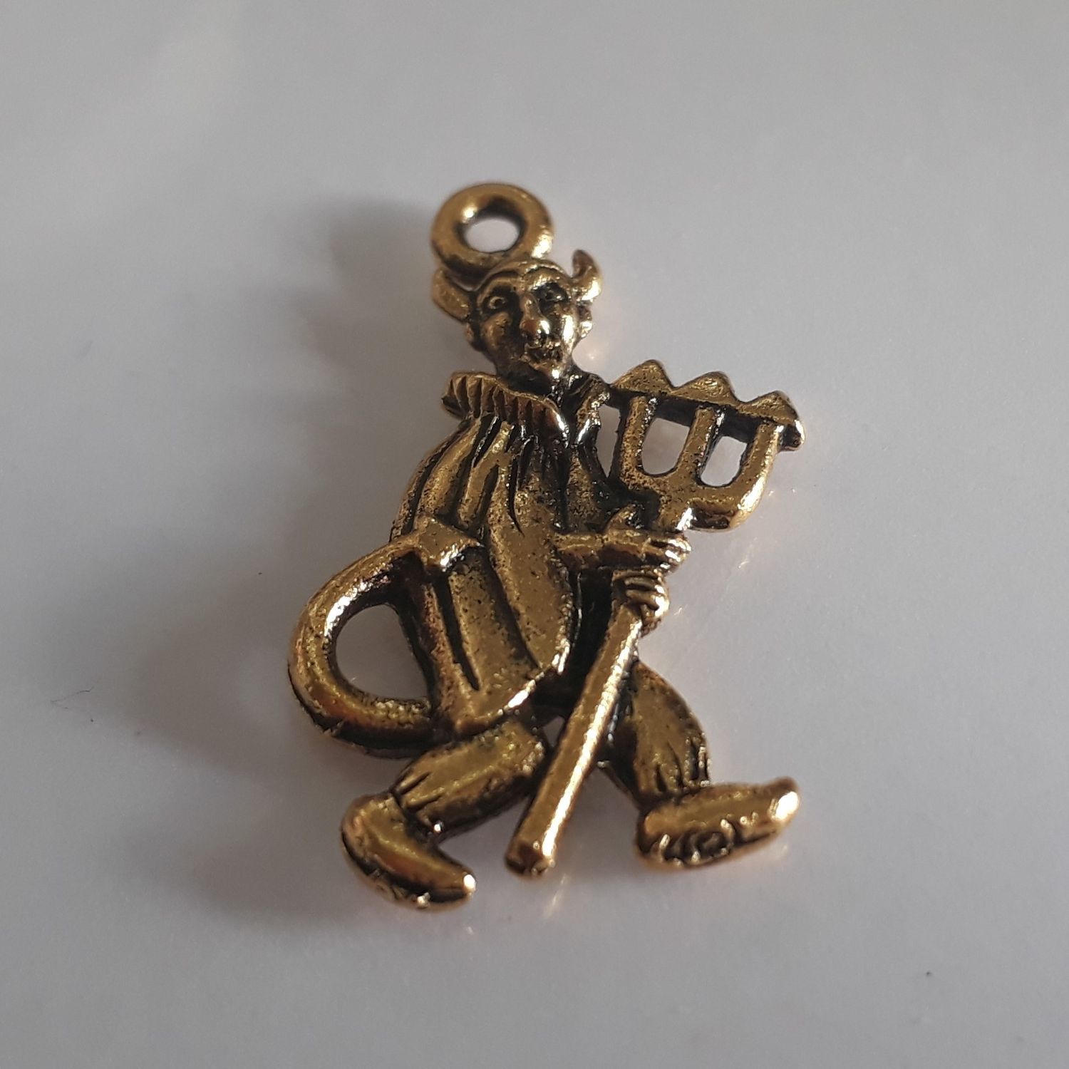 Devil Charm - Gold 23mm