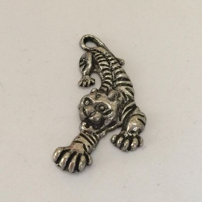 Tiger Charm - Silver 35mm
