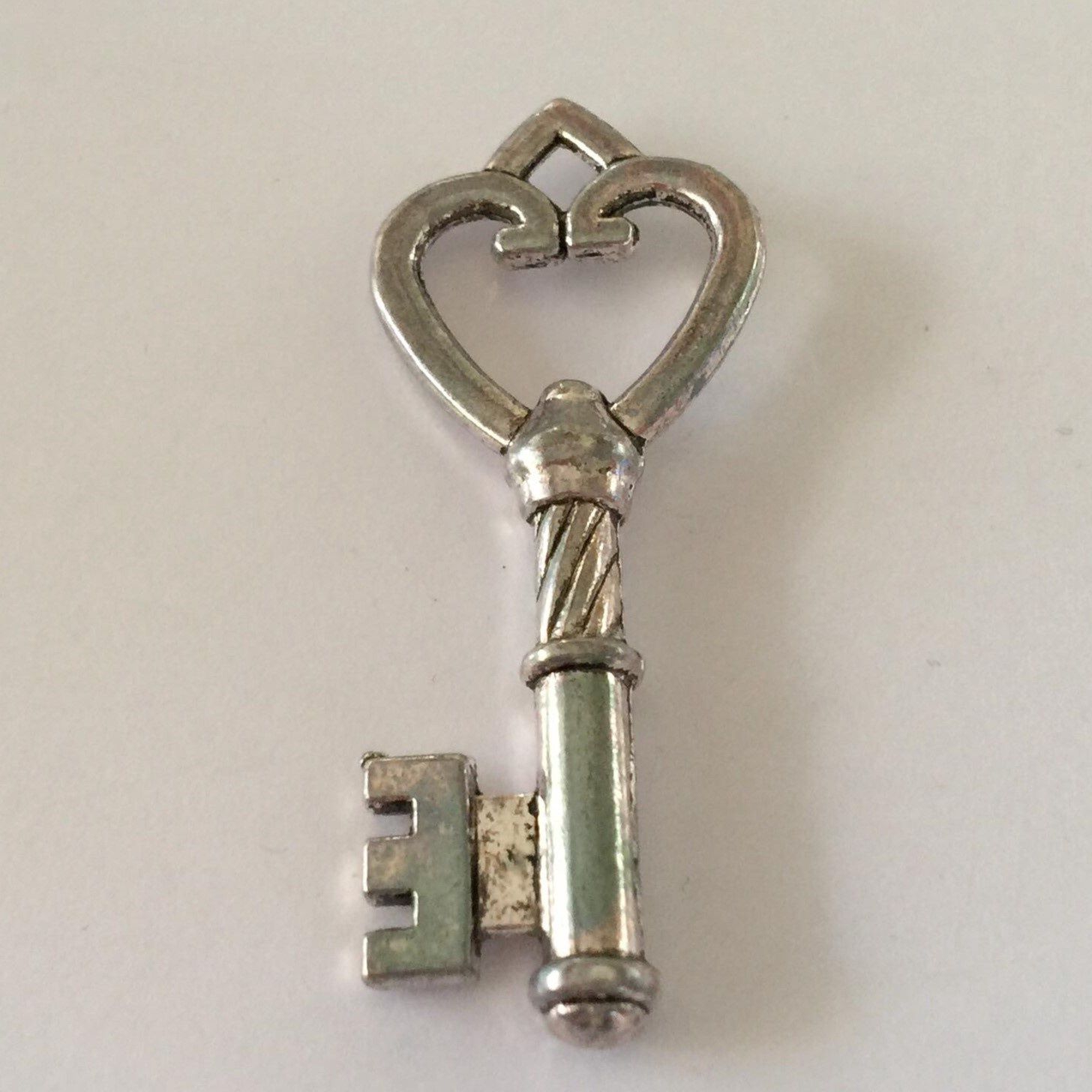 Heart Key Pendant - Silver 19x48mm