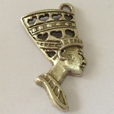Nefertiti - Silver 35mm