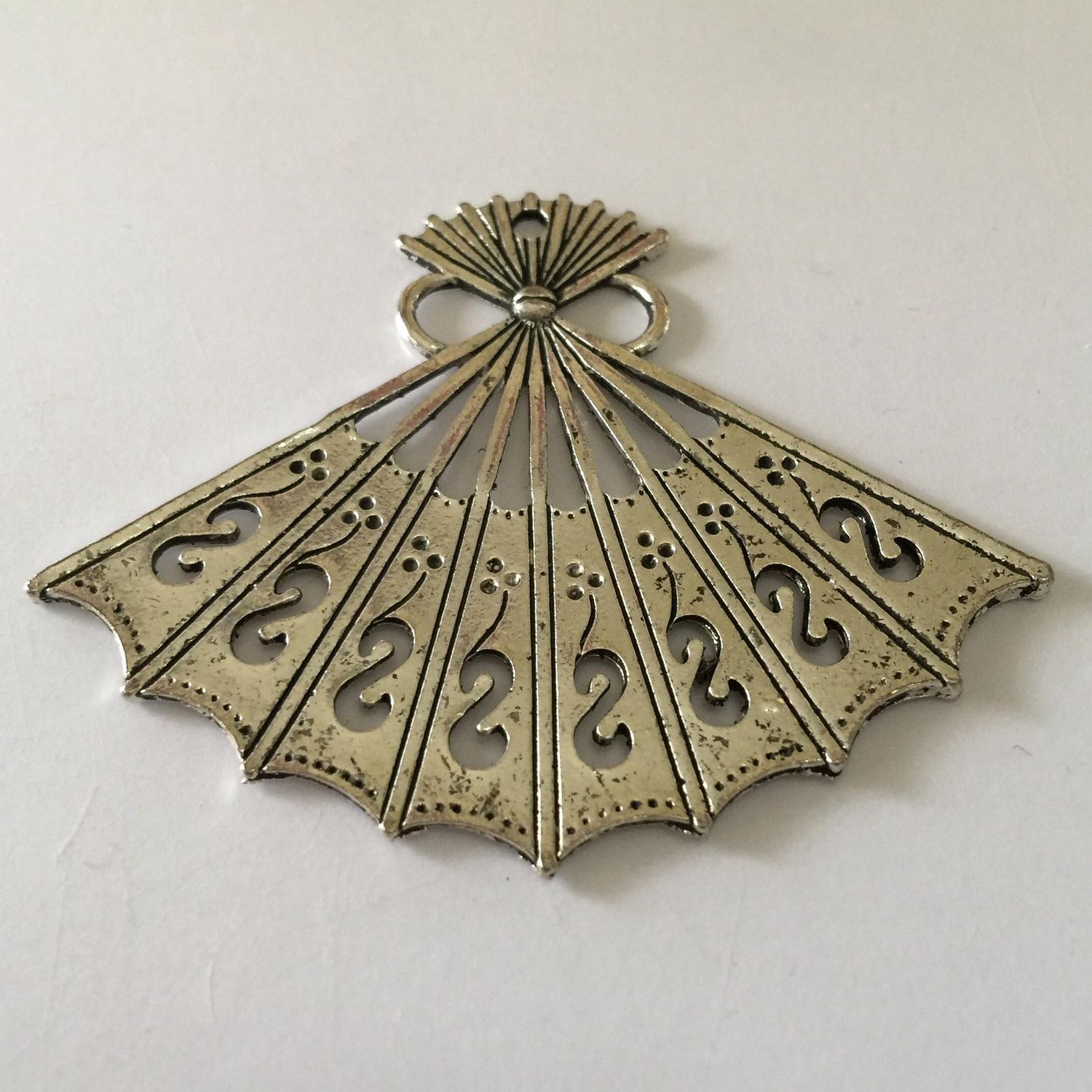 Fan Pendant - Silver 64x50mm