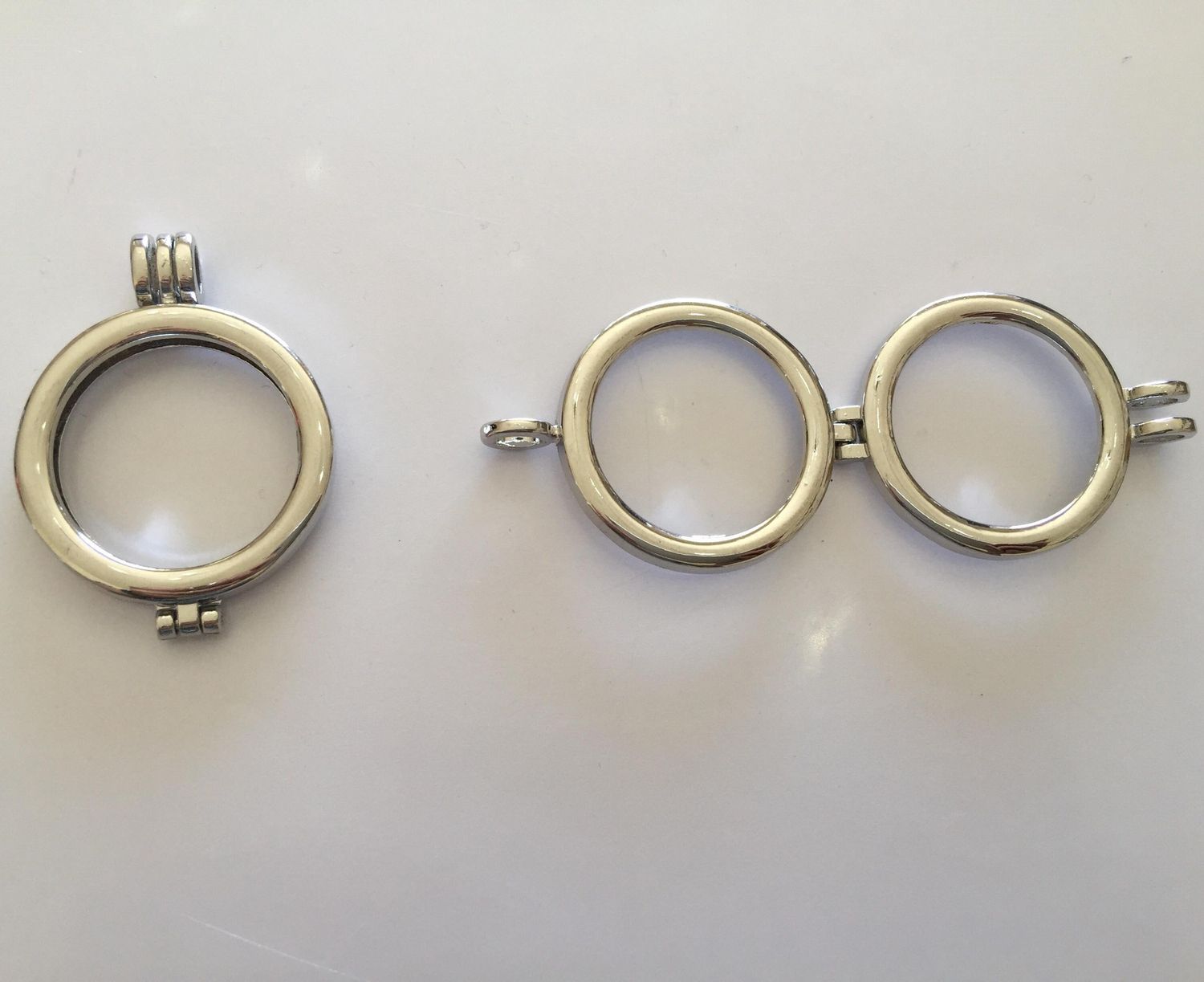Hinged Locket Mounts - Silver 35mm