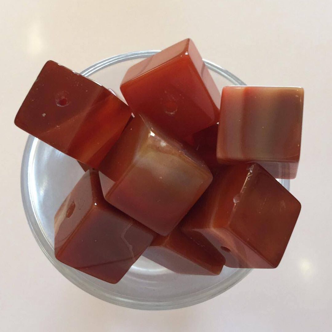 Carnelian Cube - 10mm