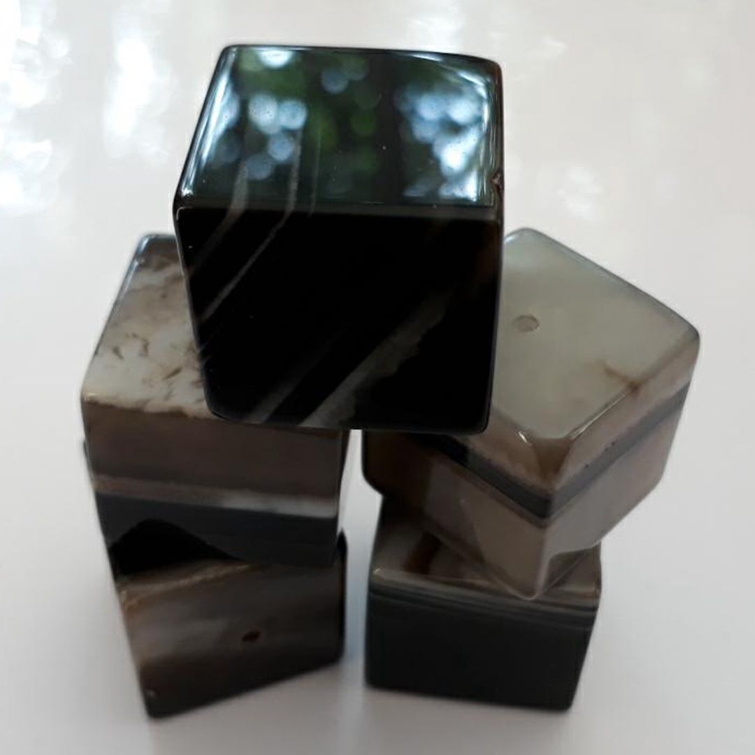Banded Agate Cube - Dark Brown 20mm