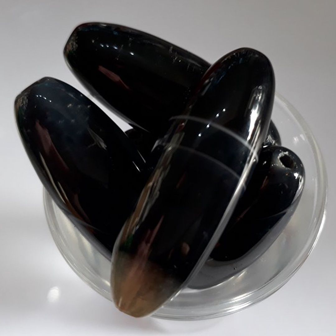 Banded Agate Oval - Black 40mm