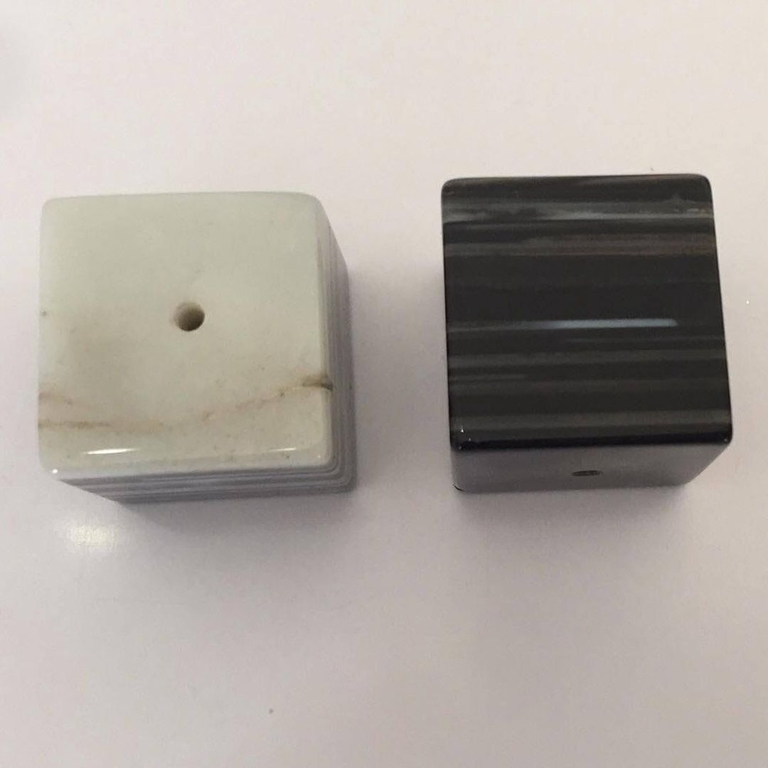 Banded Agate Cube - Black/Brown 20mm