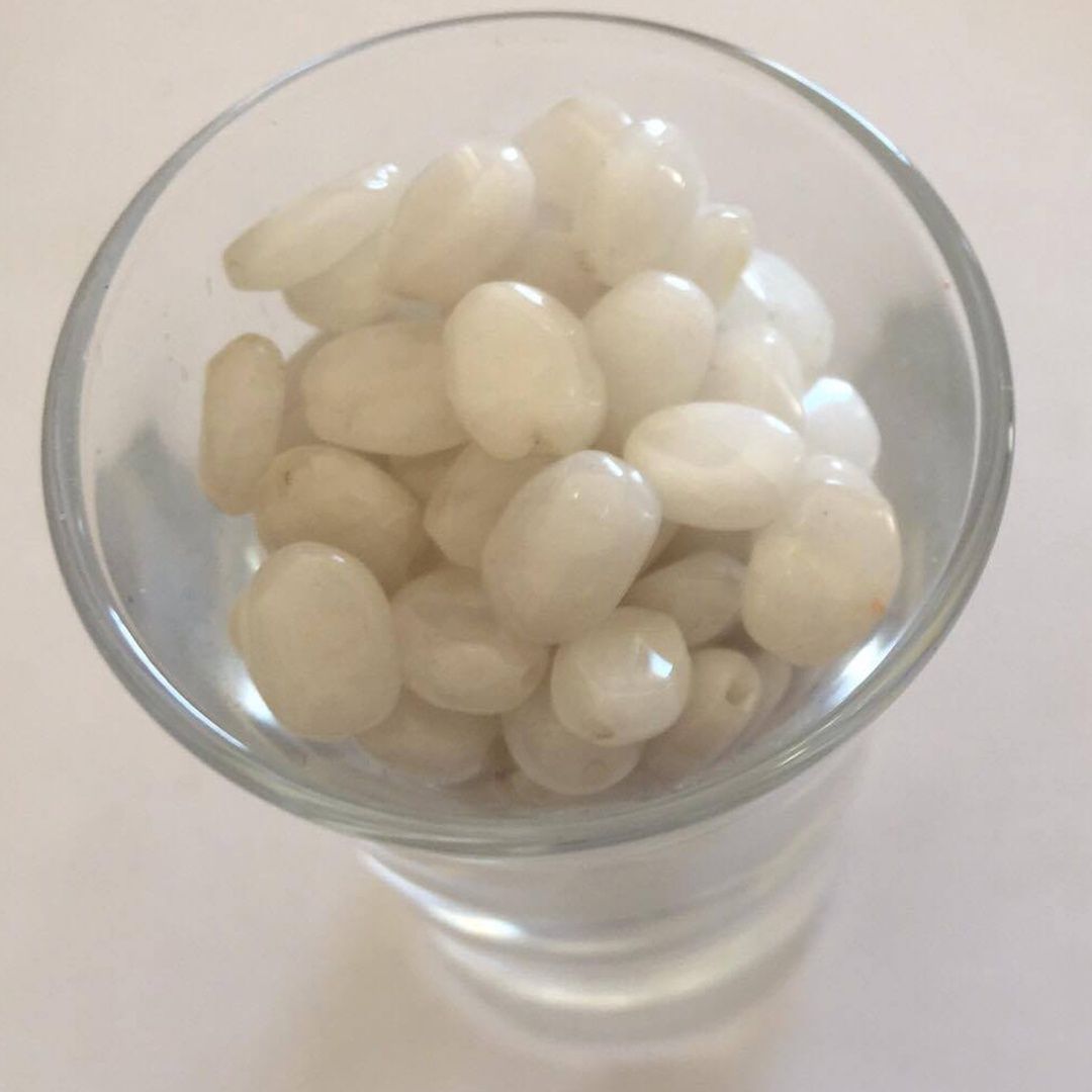 Agate Oval - White 12mm