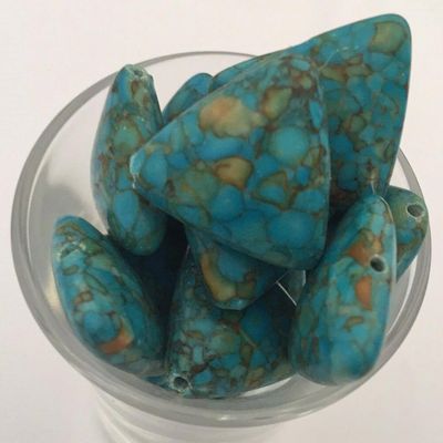 Howlite Triangle - 20mm